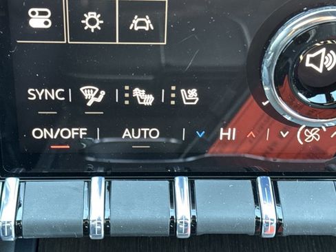 New 2026 GMC Acadia Denali w/ Super Cruise Package image 20