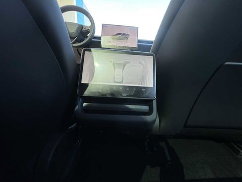 Used 2025 Tesla Model 3 Long Range image 19