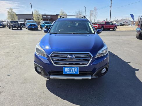 Used 2017 Subaru Outback 3.6R Touring image 2