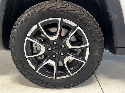 Used 2025 Jeep Compass Trailhawk image 19