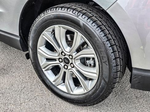 Used 2024 Ford Edge Titanium image 8