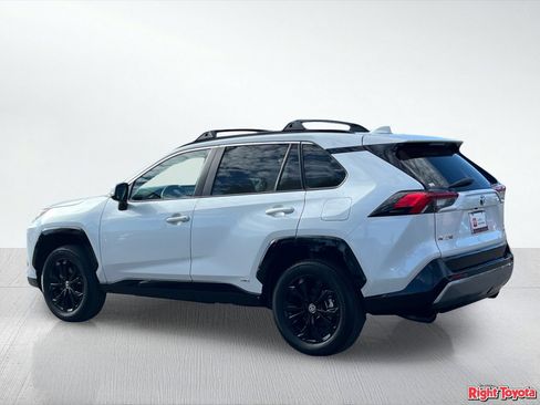 Certified 2024 Toyota RAV4 SE w/ Convenience Package AWD/4WD image 5