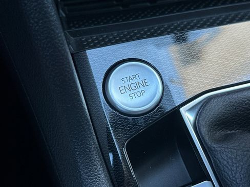 New 2026 Volkswagen Taos SE image 20