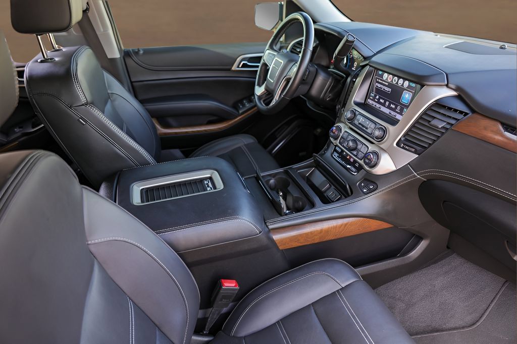 Used 2020 GMC Yukon Denali w/ Denali Ultimate Package RWD image 31