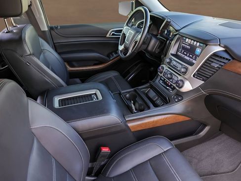 Used 2020 GMC Yukon Denali w/ Denali Ultimate Package RWD image 31