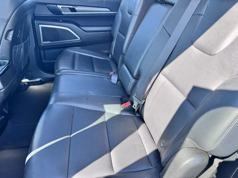 Used 2022 Kia Telluride LX image 27