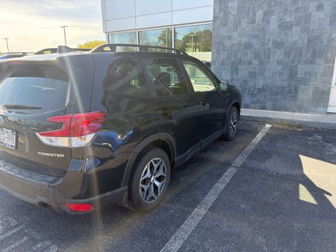 Used 2023 Subaru Forester Premium AWD/4WD image 4