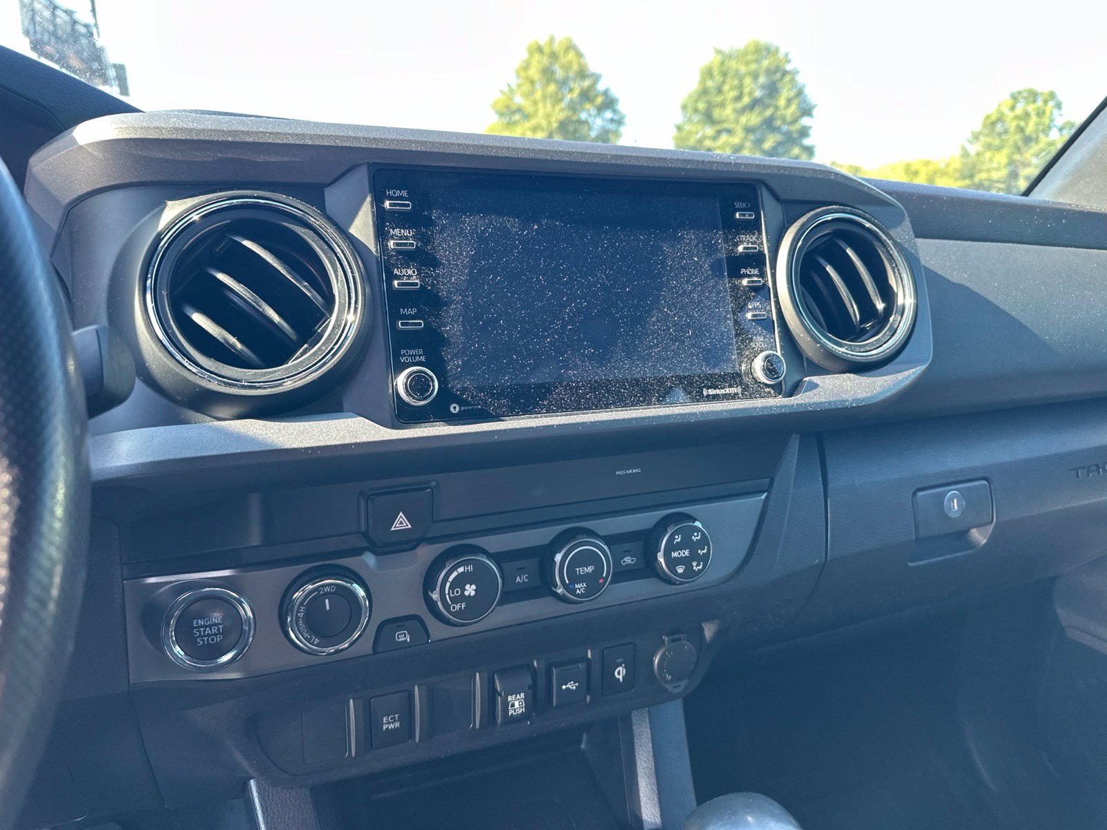 Used 2020 Toyota Tacoma TRD Off-Road AWD/4WD image 10