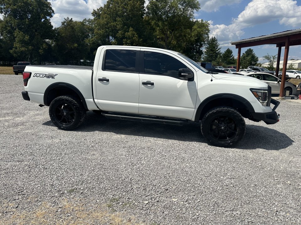 Used 2020 Nissan Titan PRO-4X w/ Pro-4x Convenience Package AWD/4WD image 4