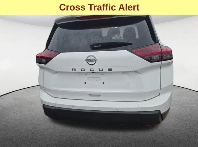 Used 2024 Nissan Rogue S FWD image 8