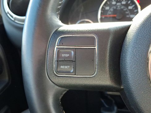 Used 2018 Jeep Wrangler Sahara image 21