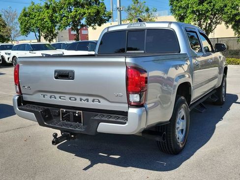 Used 2022 Toyota Tacoma SR AWD/4WD image 6
