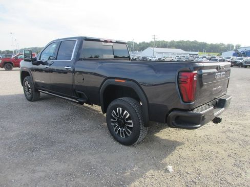New 2026 GMC Sierra 3500 Denali Ultimate AWD/4WD image 7