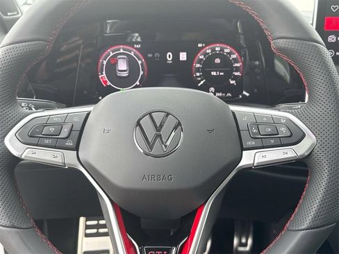 Used 2025 Volkswagen GTI SE FWD image 18