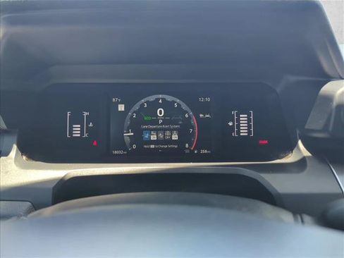 Used 2025 Toyota 4Runner SR5 AWD/4WD image 6