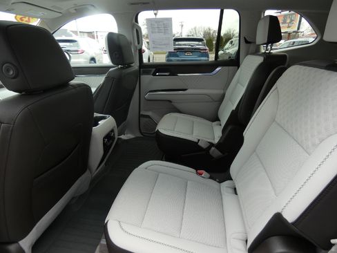 Used 2025 GMC Acadia Denali w/ Super Cruise Package AWD/4WD image 13