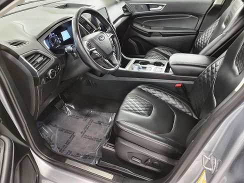 Used 2024 Ford Edge Titanium image 9