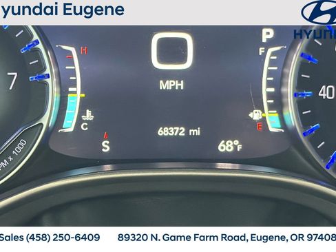 Used 2023 Chrysler Pacifica Touring-L FWD image 33
