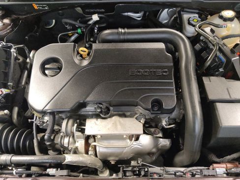 Used 2020 Chevrolet Malibu LT FWD image 30