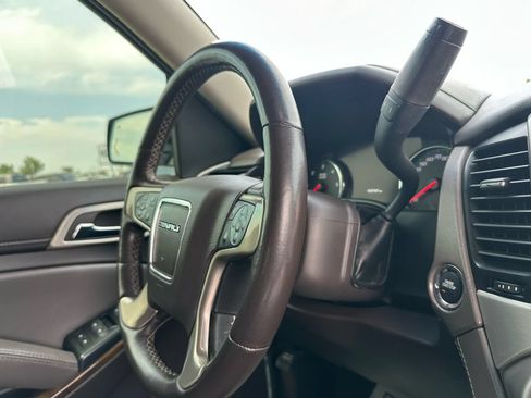 Used 2019 GMC Yukon Denali w/ Denali Ultimate Package AWD/4WD image 13
