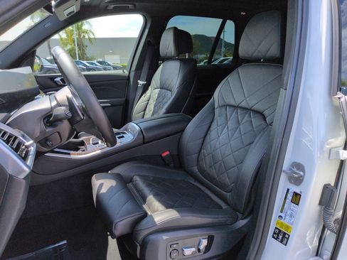 Used 2024 BMW X5 xDrive40i w/ M Sport Package AWD/4WD image 16
