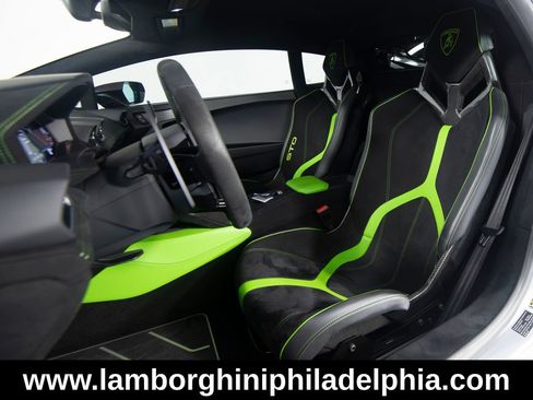 Used 2023 Lamborghini Huracan STO RWD image 31