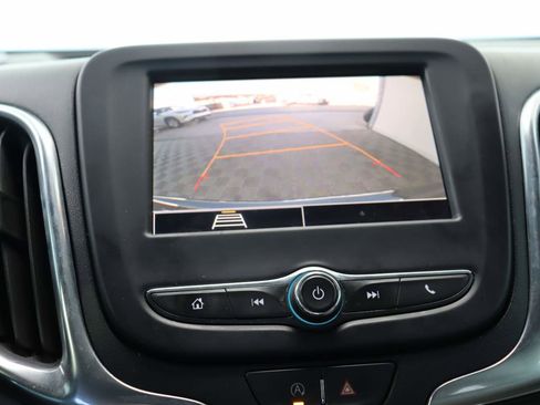 Used 2022 Chevrolet Equinox LS w/ LS Convenience Package image 12