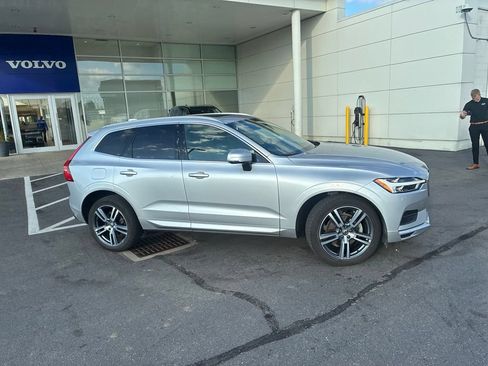 Used 2020 Volvo XC60 T5 Momentum AWD/4WD image 2