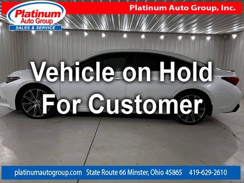 Used 2019 Toyota Avalon Touring FWD image 2