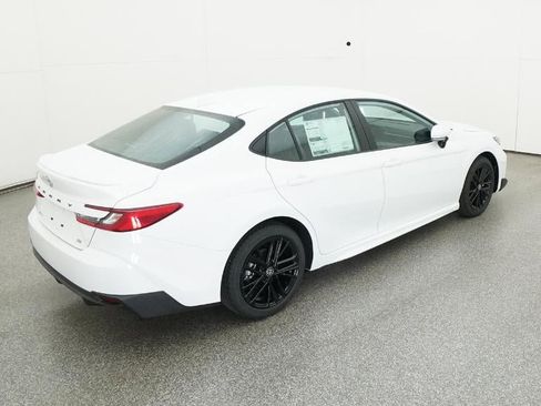 New 2026 Toyota Camry SE image 9