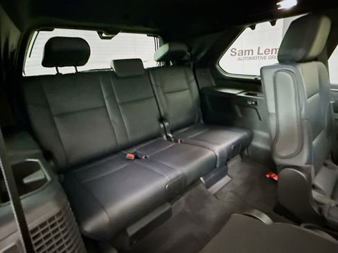 Used 2025 Toyota Sequoia Platinum image 28