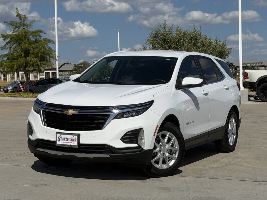 Used 2022 Chevrolet Equinox LT FWD image 2
