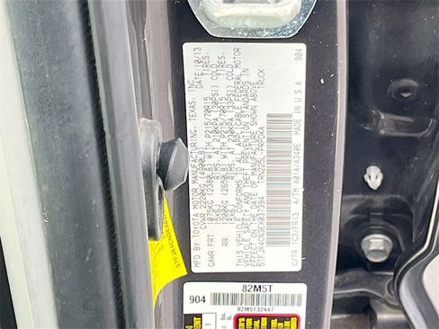 Used 2014 Toyota Tacoma Base image 27