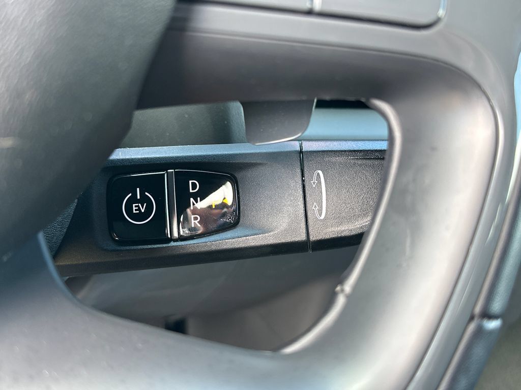 Used 2024 Kia EV9 Light Long Range RWD image 19