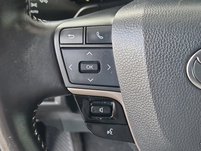 Used 2025 Toyota Camry SE FWD image 24