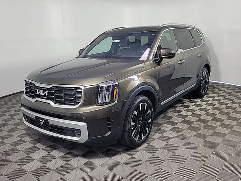 Used 2024 Kia Telluride SX w/ Towing Package FWD image 10