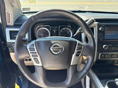 Used 2017 Nissan Titan SV AWD/4WD image 17
