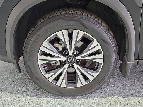 Used 2023 Nissan Rogue SV FWD image 11