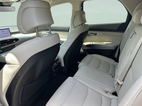 New 2026 Genesis GV70 2.5T Select AWD/4WD image 19