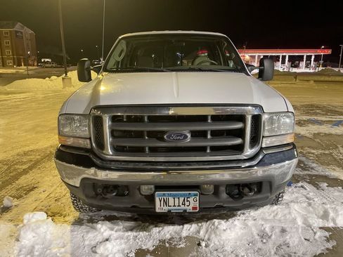 Used 2004 Ford F350 Lariat image 3