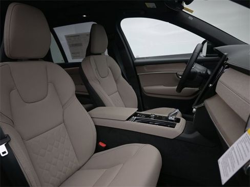 New 2026 Volvo XC90 T8 Plus image 36