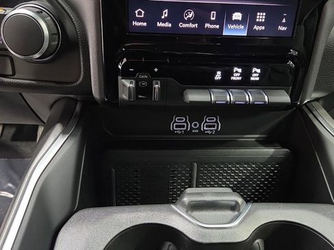 New 2026 RAM 1500 4x4 Crew Cab image 25