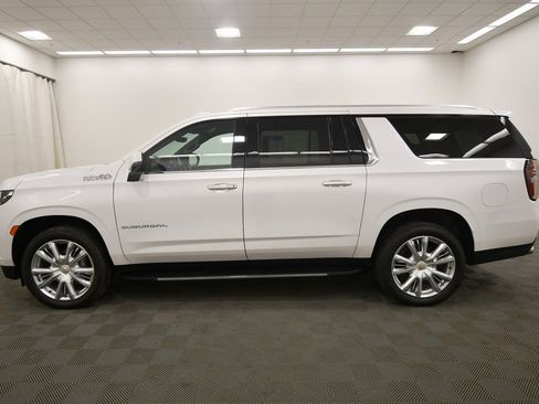 Used 2023 Chevrolet Suburban High Country image 4