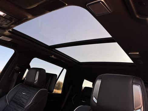 Certified 2024 Cadillac Escalade V w/ LPO, ONYX Package image 21