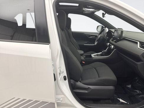 Used 2022 Toyota RAV4 SE w/ Weather & Moonroof Package AWD/4WD image 16