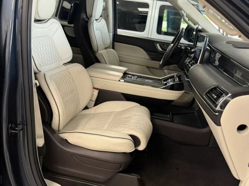 Used 2021 Lincoln Navigator L Black Label AWD/4WD image 17