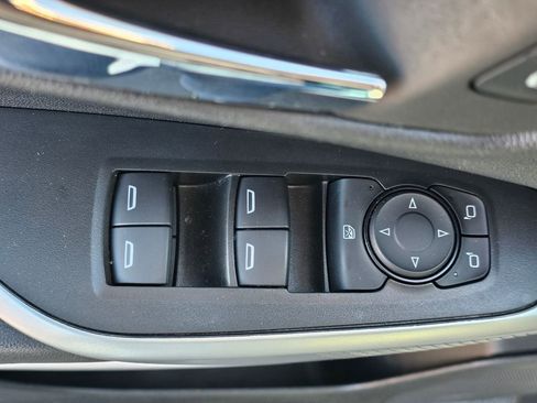 Used 2025 Chevrolet Trax LS image 13