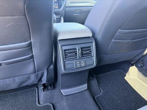 Used 2025 Subaru Forester Premium AWD/4WD image 24