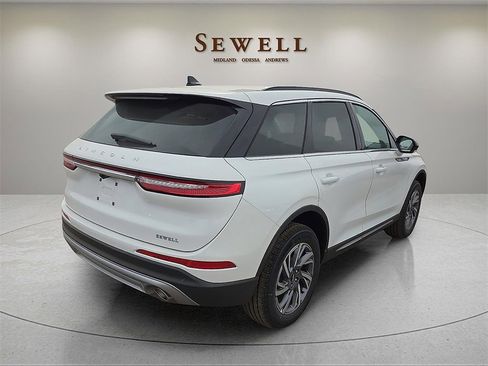 New 2026 Lincoln Corsair Premiere image 4