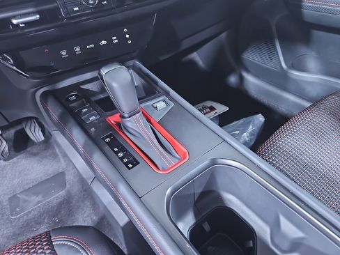 New 2025 Nissan Kicks SR AWD/4WD image 22